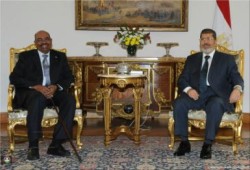 لقاء الرئيس مرسي بالرئيس السوداني (صور)