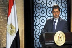 الرئيس يؤكد إصراره على محاربة الفساد وتحقيق مشروع النهضة