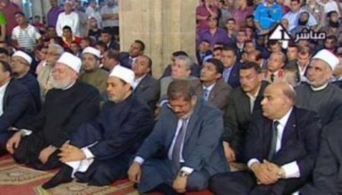 الرئيس مرسي عقب صلاة الجمعة: مصر امامها مستقبل كبير وفرص واعدة