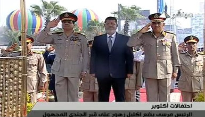 فى ذكرى حرب اكتوبر الرئيس يضع  اكليل الزهور علي قبر الجندي المجهول (متلفز)