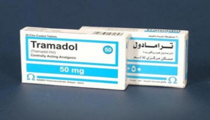 ضبط 26 الف قرص "ترامادول" بحوزة شابين بطريق الأقصر