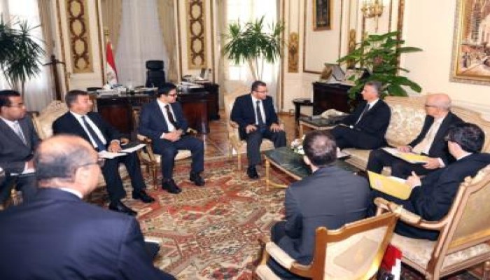رئيس الوزراء يلتقي بوزير الخارجية السويسري ويتفقان على تسريع عودة الأموال المنهوبة