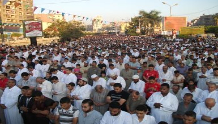 صلاة عيد الاضحى الساعة 6.30 صباحاً بتوقيت القاهرة