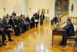 الرئيس يبدأ حوارا وطنيا مع ممثلي الأحزاب والقوى السياسية