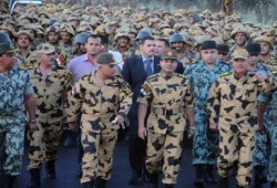 وزير الدفاع: يتفقد الكلية الحربية فجرا لمتابعة الإعداد البدني للطلبة