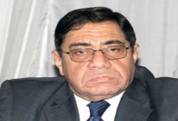 عبد المجيد محمود يلتقي برموز النظام السابق في مكتبه