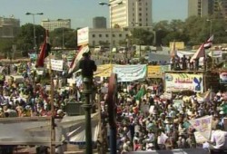عشرات الآلاف يتظاهرون بميدان التحرير في جمعة تطبيق الشريعة