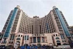استئناف العمل في بناء ثاني أطول فندق فى العالم بعد توقف 24 عاما