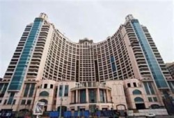 استئناف العمل في بناء ثاني أطول فندق فى العالم بعد توقف 24 عاما