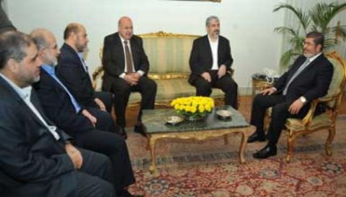 الرئيس يبحث مع مشعل وشلح الجهود المصرية لوقف العدوان على غزة