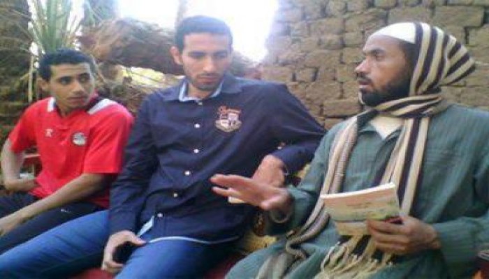 ابو تريكة يزور اهالي شهداء أسيوط
