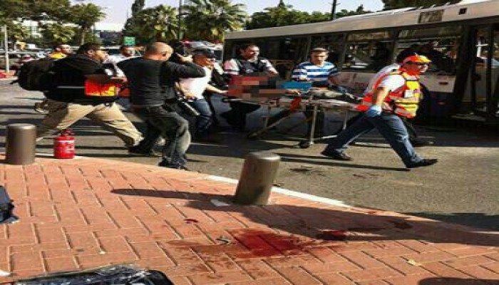 3 قتلى و25 جريح بتفجير حافلة صهيونية في تل الربيع (صور)