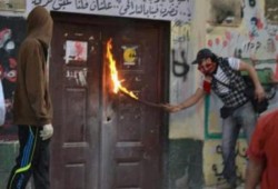 المتظاهرون يطلقون "المولوتوف" على مدرسة الليسيه بباب اللوق