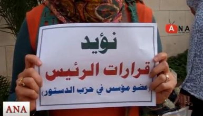 عضو مؤسس بحزب الدستور أؤيد مرسي واكتشفت أن حزبي يقدس البرادعي (متلفز)