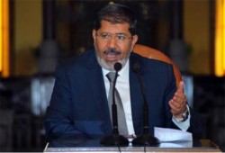 الرئيس مرسي يتسلم مسودة الدستور الجديد من الغرياني