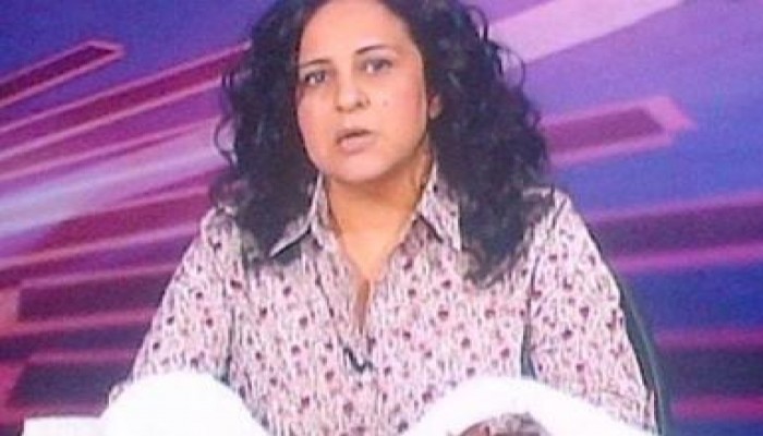 أحمد عبد العليم يفجر فضيحة مذيعة الكفن بنت الفلول