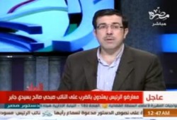 نقل صبحي صالح الى العناية المركزة بعد الاعتداء بلطجية عليه (متلفز)