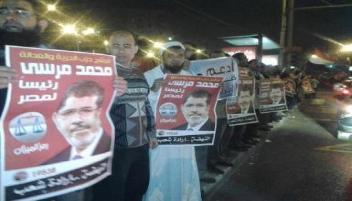 وقفة تأييد لقرارات الرئيس بمصر الجديدة (صور)