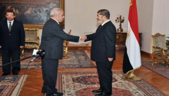 أحمد مصطفي يؤدي اليمين أمام الرئيس مرسي نائبا لوزير الكهرباء