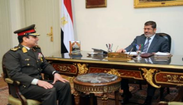 الرئيس يلتقى الفريق السيسي لمتابعة الاستعدادات لتأمين الاستفتاء