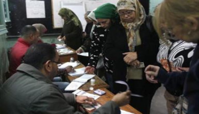 لجنة الانتخابات تقرر زيادة عدد موظفي لجان الاستفتاء لتفادي الزحام