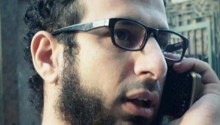 اعتقال أحد أعضاء حملة حازمون وضرب والدته