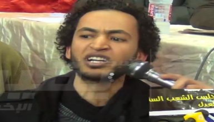 خريج فنون مسرحية وصاحب "كوافير حلاقة" يناظر النخبة (متلفز)