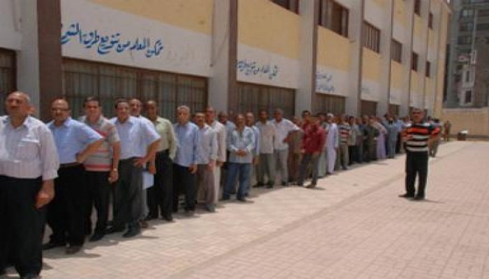 طوابير أمام لجان الدقي والعجوزة واقبال كثيف على الاستفتاء