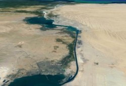 بدء تنفيذ عملية شق وحفر القناة الجانبية بقناة السويس
