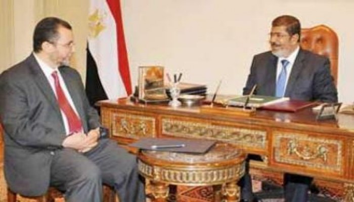الرئيس مرسي يعقد اجتماعا لمجلس الوزراء بعد تشكيله الجديد