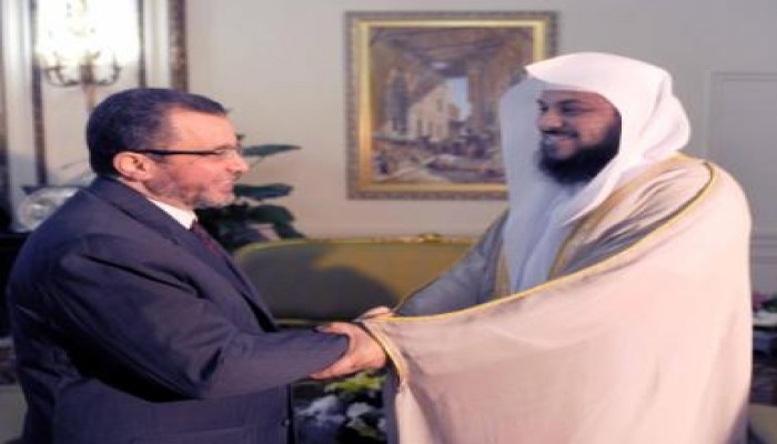 "قنديل" يلتقى "العريفي" ويشكره على روحه الطيبة تجاه مصر والمصريين