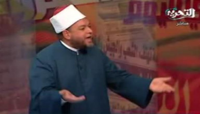 شيخ ازهري ينسحب من الاستديو بسبب التطاول على الازهر (متلفز)