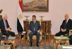 الرئيس يستقبل وفد الكونجرس الأمريكي بقيادة "ماكين"