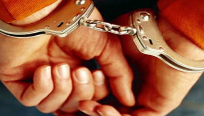 الرقابة الإدارية تضبط مسئولا كبيرا بشركة بترول أثناء تقاضيه رشوة