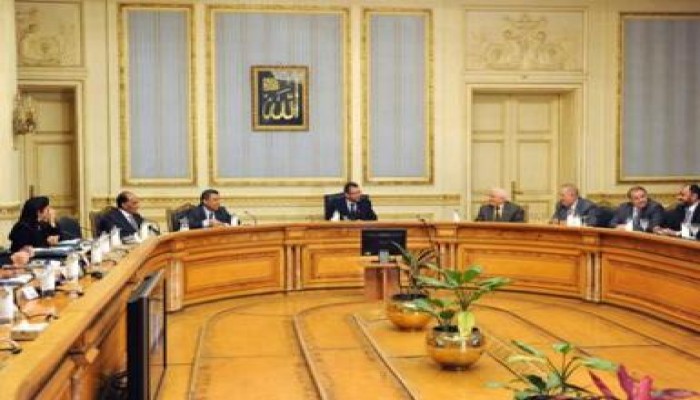 قنديل يكلف وزراء الصناعة والاستثمار والبترول بإجراءات فورية لحل المشكلات المعلقة
