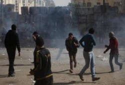 ضبط 5 أشخاص تعدوا على أفراد الشرطة بالمولوتوف والحجارة بـ"قصر العينى" وإحالتهم للنيابة
