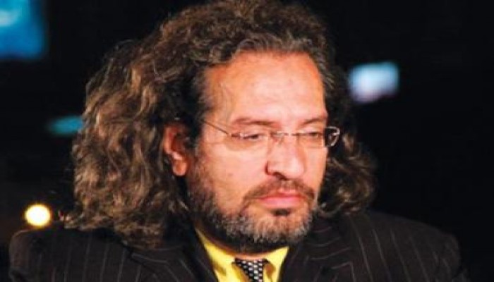 اليساري "صلاح عناني" للمتظاهرين: يجب أن تستمر الاشتباكات وتزداد الوفيات لإسقاط النظام