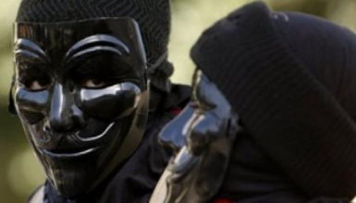 انتداب قاضي للتحقيق في اتهام "صباحي" والقس "متياس نصر" وآخرين بتكوين ميليشيات البلاك بلوك