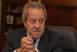 النائب العام يأمر  بضبط  منير فخري عبد النور ومنعه  من السفر