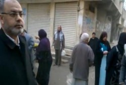 محافظ كفرالشيخ يشرف علي بيع الانابيب بنفسه صباحا "متلفز"