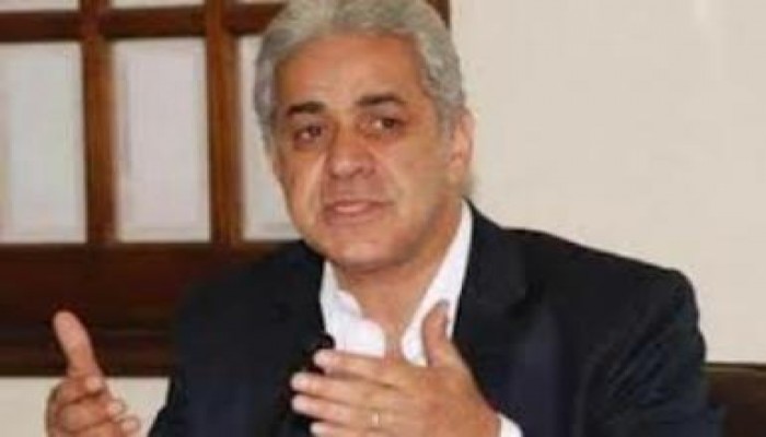 أهالي الجندي وعمرو سعد يضربون حمدين ويطردونه من الجنازة  ويتهمونه بالتحريض علي قتلهم