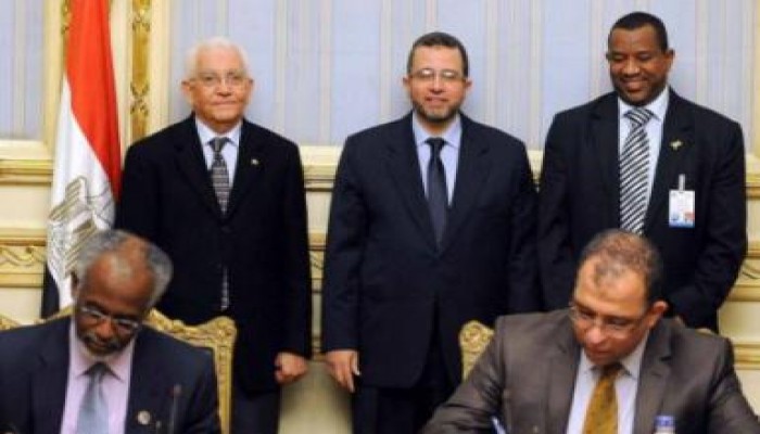 رئاسة الوزراء: توقيع بروتوكول التعاون في مجال النقل البري بين مصر والسودان