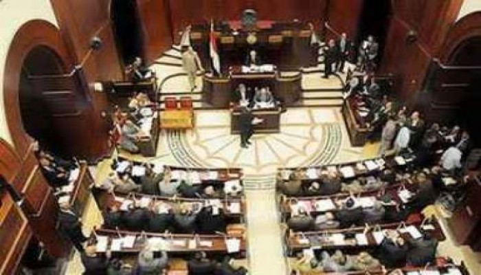 قنديل يحيل مشروعى قانون حماية حق التظاهرالسلمى والشهود للشورى