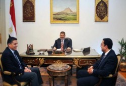الرئيس مرسي يلتقي المتحدثيين الرسميين الجديدين لرئاسة الجمهورية