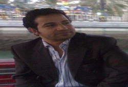الإعلامي أيمن عزام جبهة الإنقاذ باتت اقرب إلي التفكك و الانقسام