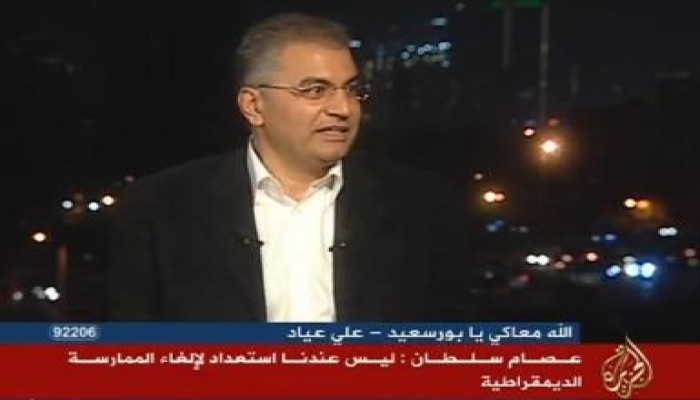 عصام سلطان للبرادعي: "دا انت قاعد على تويتر 24 ساعه ما هانش عليك سطر لايمن نور" !! (متلفز)