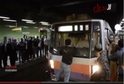 مليشيات جبهة الإنقاذ يقطعون المترو والركاب يهتفون "بلطجية.. بلطجية" (متلفز)