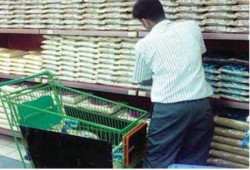 حماية المنافسة:يحق للحكومة تحديد أسعار منتج أساسي لفترة محددة
