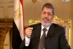 الرئيس مرسي: الحراسة لا تحول بيني وبين الشعب (متلفز)