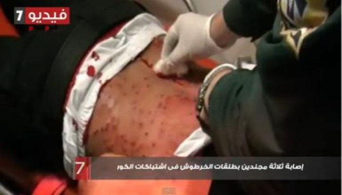 مليشيات جبهة الإنقاذ تطلق النيران وتصيب ثلاثة جنود بخرطوش في قصر النيل " متلفز "